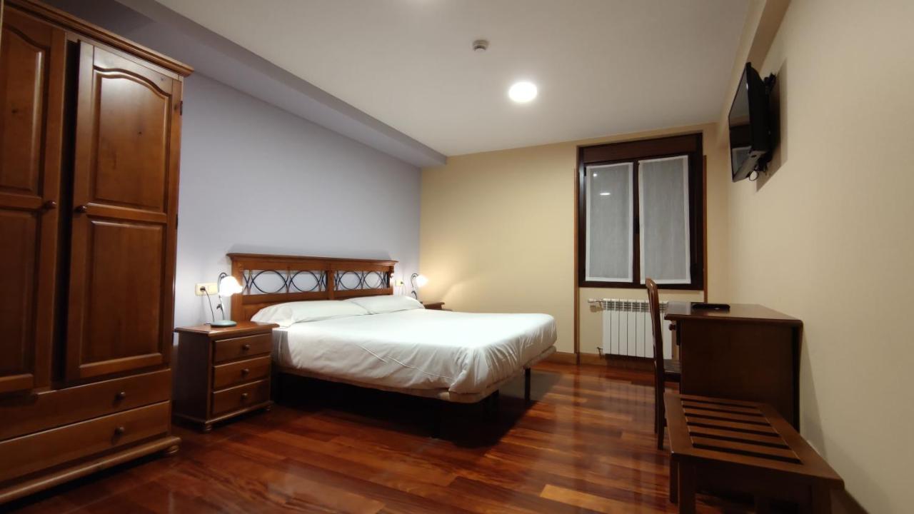 Ostatu Zegama Hotel Luaran gambar